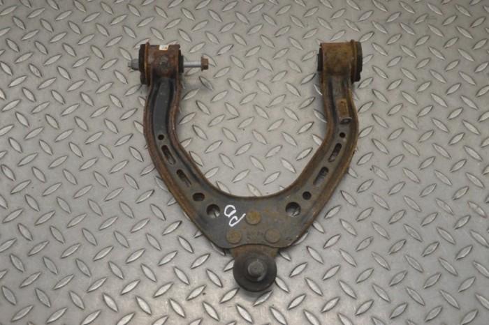 Braț superior dreapta față TESLA MODEL S 2017 OEM: 1043966-00-A 21741320