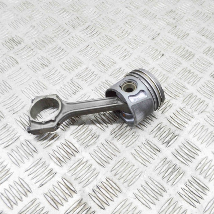 Piston FIAT DOBLO MPV 263_ 2012 OEM: 71769064,46743870