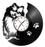Ceas de Perete Decorativ &ldquo;Pomeranian Boo&rdquo;, din Disc Vinil Reciclat, Design Cute Dog, Negru, Mecanism Silențios (Sweep)