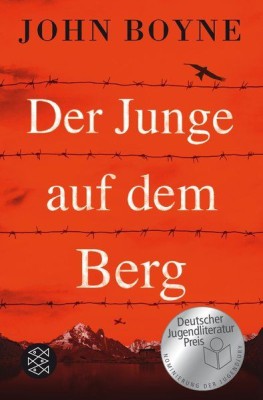 Der Junge auf dem Berg foto