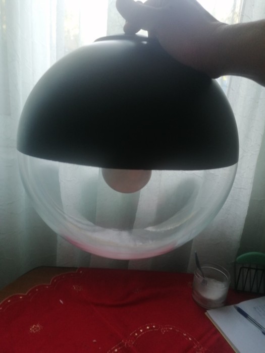 Lampa suspenadata