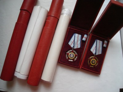 Lot Ordinul Meritul Militar cls. III + II RSR cu brevete foto