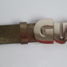 Curea din piele aurie, noua, originala GUESS-nr.M, deosebita si unica