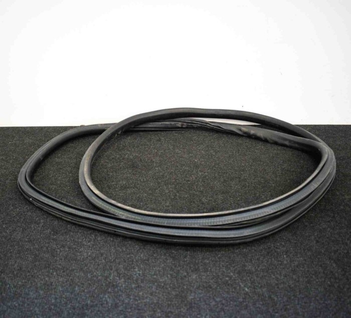 Garnitura ușă st&acirc;nga spate OPEL MOKKA / MOKKA X 2016 OEM: 94550160