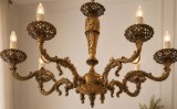Candelabru antic din bronz cu 6 brațe ,piesa cu o lucrătură de o foarte mare finețe, impact vizual deosebit