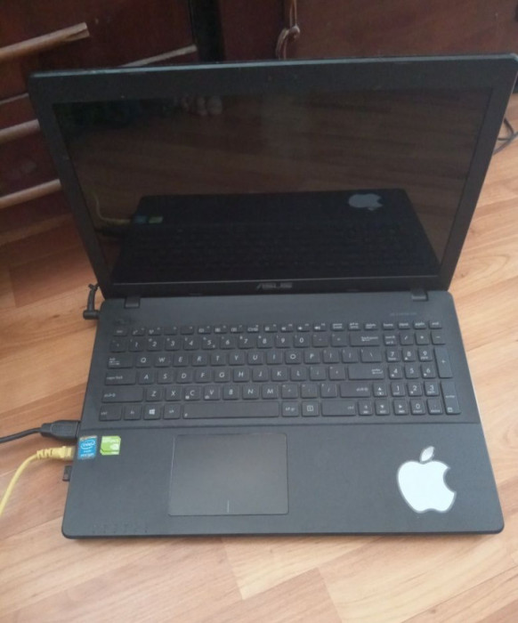 Laptop Asus X552C impecabil