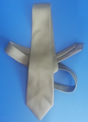 M3 CC3 3 - Cravata tip militar - culoare kaki - piesa de colectie foto