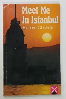 MEET ME IN ISTANBUL by RICHARD CHISHOLM , illustrated by LESLIE BRANTON , HEINEMANN GUIDED READERS , INTERMEDIATE LEVEL , 1984 foto
