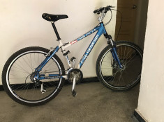 Bicicleta pe 26 cu frana pe disc+schimbatoare shimano,piese noi. foto