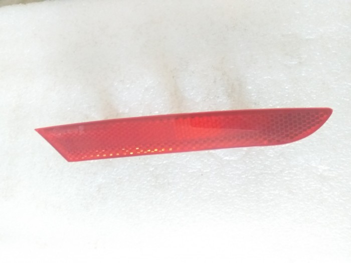 Reflector spate DREAPTA Renault Clio 2019+ 265602442R. Nou si original Renault