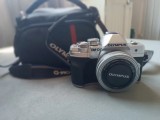 Aparat foto Mirrorless Olympus E-M10 Mark IV Silver + Obiectiv