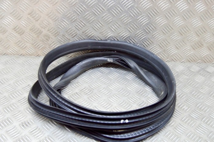 Garnitura ușă dreapta față VOLVO XC60 2014 OEM: 31424324 | 15483131