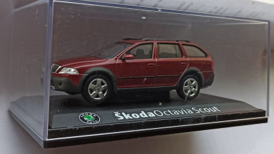 Macheta Skoda Octavia 2 Scout (rosu)- Abrex 1/43 Break Combi foto