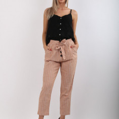 Pantaloni evazati roz pudrat Stradivarius