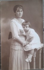 Foto veche tip CP / Foto Ideal / Mama si fiica / Campina / maternitate