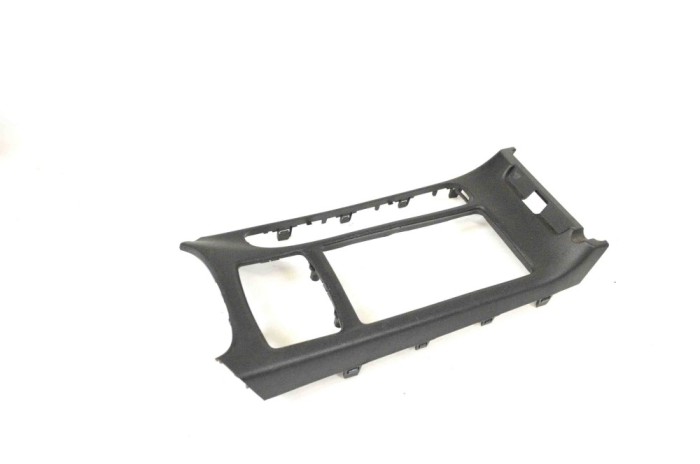 Ornament consola centrală MAZDA 6 Sedan GJ, GL 2014 OEM: GJE864431 13854144