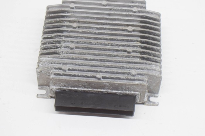 Amplificator de sunet TESLA MODEL S 2017 OEM: 1004833-10-A 12511201