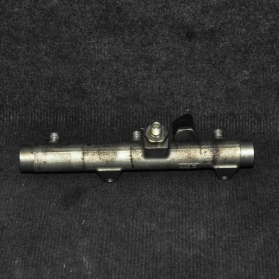 Rampa de combustibil st&amp;acirc;nga AUDI A8 D3 4E2, 4E8 2006 OEM: 059130089D foto