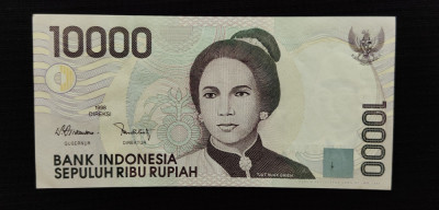 Indonezia - 10 000 Rupiah (1998) foto