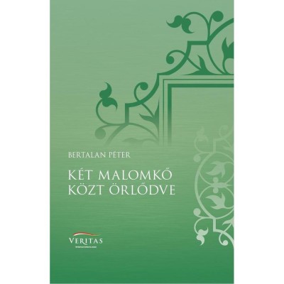 K&amp;eacute;t malomkő k&amp;ouml;zt &amp;ouml;rlődve - Bertalan P&amp;eacute;ter foto