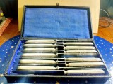 C492-Set 12 Cutite Aulion Rocaille Rococo vechi metal argintat.