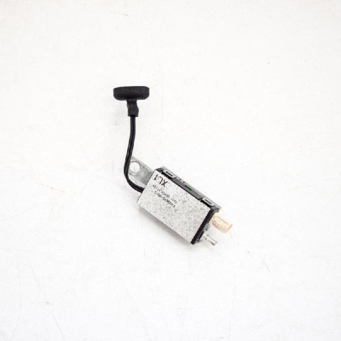Amplificator de antena TESLA MODEL X 2017 OEM: 1063876-00-C 3262908