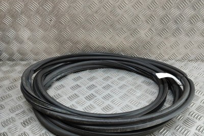 Garnitura de cauciuc haion TESLA MODEL Y 2024 OEM: 1497681-00-B 30761272 foto
