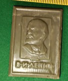 Placă memorială Lenin, profil scris chirilic, rășină 3 cm /4 cm