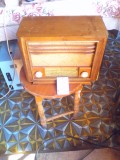 Radio vechi pe lampi SBR Model 522 A An 1950