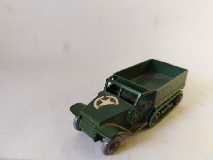 bnk jc Matchbox 49a M3 Personnel Carrier