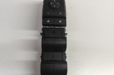 Buton geam ușă st&amp;acirc;nga față TOYOTA C-HR _X2_, _H2_ 2023 OEM: 84040-47140 30770179 foto