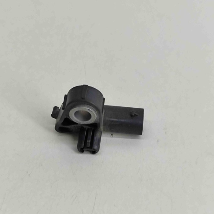Senzor de impact dreapta spate TESLA MODEL Y 2023 OEM: 1473445-00-B | 26290470
