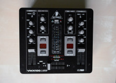 Behringer Professional 2-Channel DJ Mixer VMX100USB foto