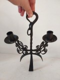 Sfesnic suport lumanare de fier forjat, model gotic, medieval, pentru 2 lumanari, 27cm inaltime x 23cm latime