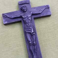 Crucifix vechi din zinc, marcat