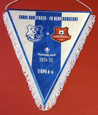 Fanion (protocol) meci fotbal FARUL CONSTANTA-HERMANNSTADT- etapa 6-a 2024 foto