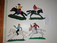 LOT 4 FIGURINE VECHI CALARETI COWBOY SI INDIENI - HONG KONG