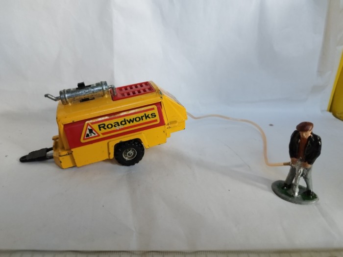 bnk jc Corgi 1007 Landrover compressor