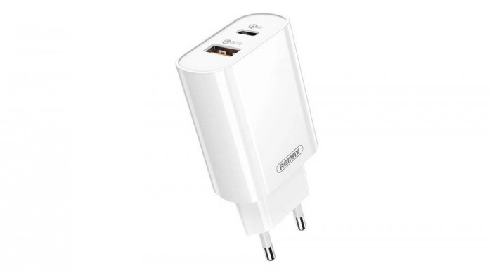 Remax RP-U37 fali t&ouml;ltő, USB + USB-C, 18W (feh&eacute;r)