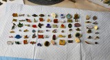 Insigne, pini , brose metalice vechi de colectie