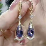 Cercei eleganti Lady Blue auriu placat aur 18k cu piatra mov si srasuri, design deosebit