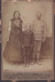 A3109N Familie de rom&acirc;ni din Păuliș, județul Arad, ante 1918, femeia &icirc;n port popular, bărbatul &icirc;n uniformă militară austro-ungară