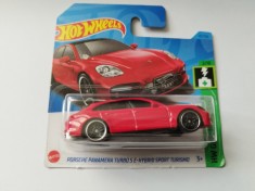bnk jc Hot Wheels Porsche Panamera Turbo S E-Hybrid - 2023 HW Green Speed 2/10