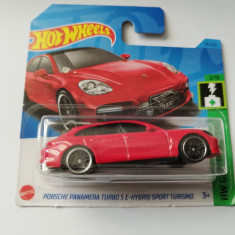 bnk jc Hot Wheels Porsche Panamera Turbo S E-Hybrid - 2023 HW Green Speed 2/10