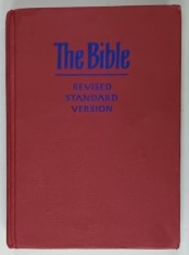 THE BIBLE , REVISED STANDARD VERSION , with illustrations by HORACE KNOWLES , 1969