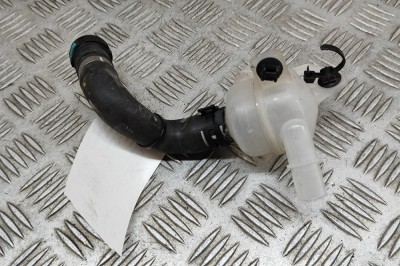 Furtun de lichid de răcire JAGUAR I-PACE X590 2018 OEM: J9D3-8D202-AB,J9D3-8K586-AB 28706438 foto