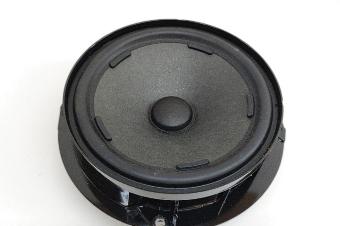 Difuzor ușă st&acirc;nga față VW ID.3 E11 2023 OEM: 10A035453 25433737