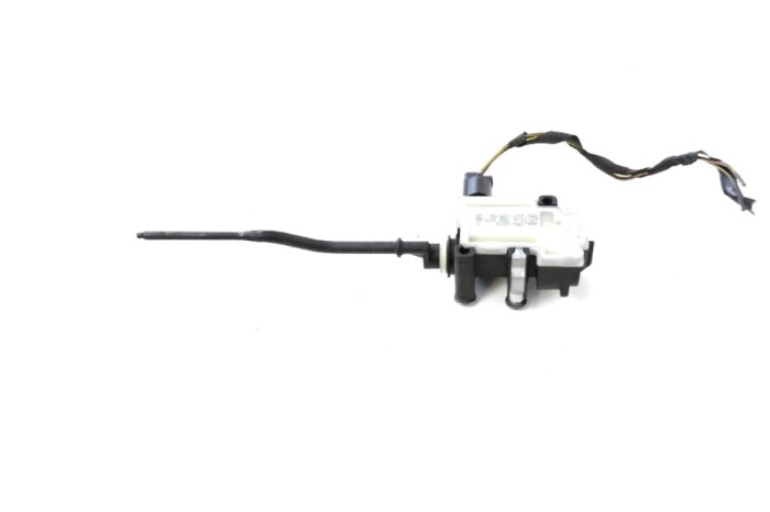 &Icirc;ncuietoare capac rezervor MINI COUNTRYMAN R60 2011 OEM: 671116985879,6985879 11261159