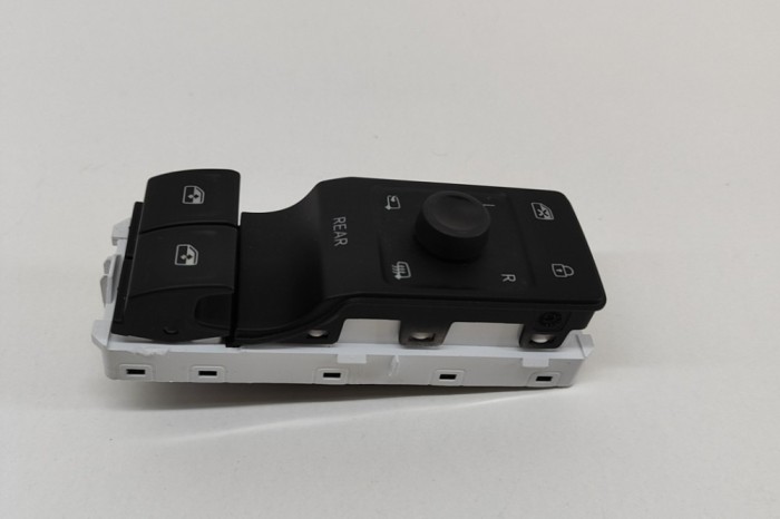Buton geam ușă dreapta față CUPRA BORN K11 2023 OEM: 10A959862AE | 25500739