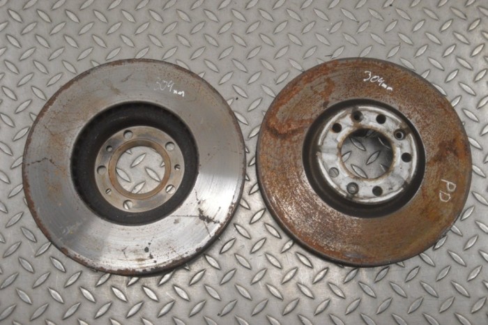 Set disc de fr&acirc;nă față PEUGEOT 3008 SUV 2022 OEM: 304MM 22798376